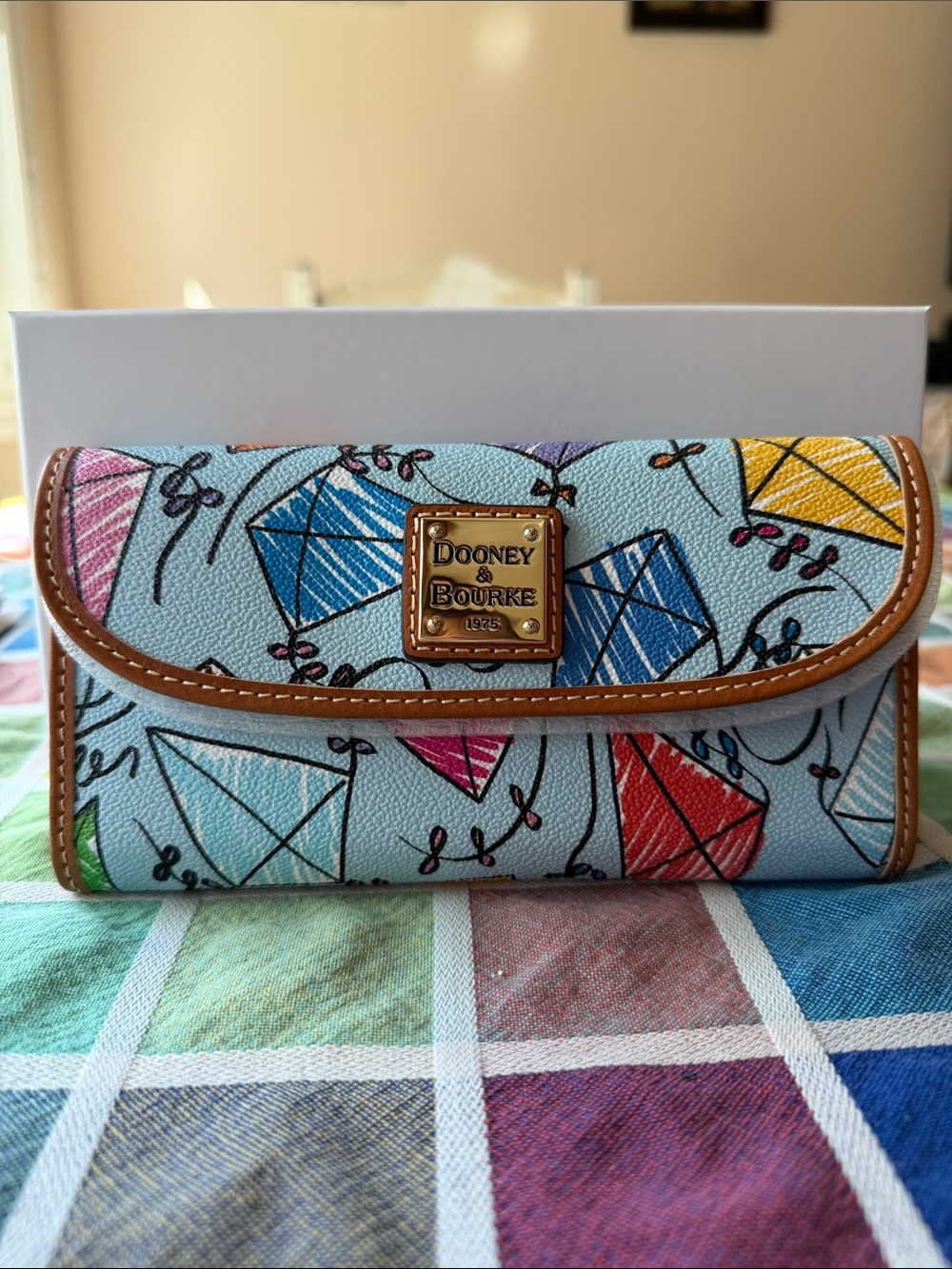 🪁 DOONEY AND BURKE KITE CONTINENTAL CLUTCH🪁 NWT 🪁 - Picture 3 of 16